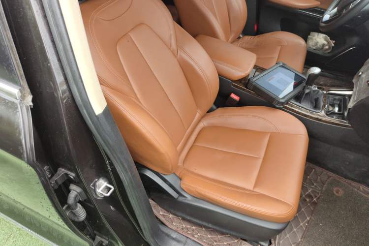 Used Hanteng X7 2016 2.0T Manual Luxury Version Right Front Seat