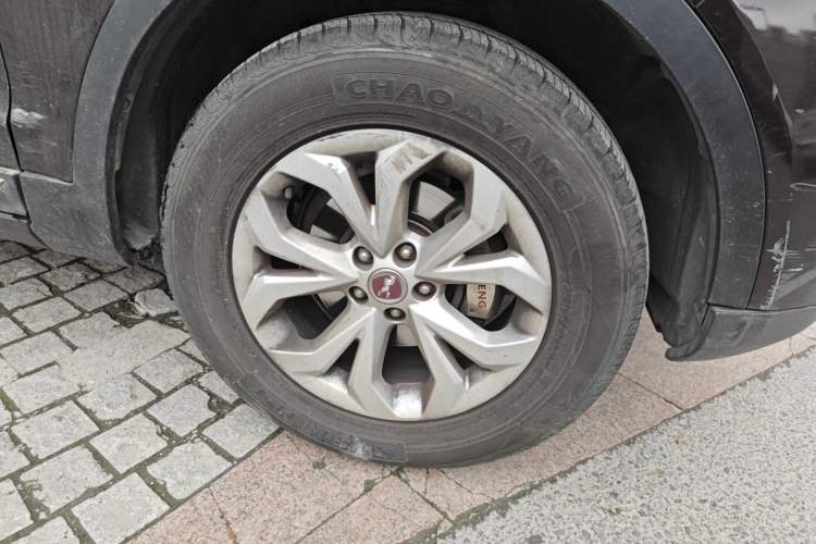 Used Hanteng X7 2016 1.5T Manual Luxury Edition Right Front Wheel Hub