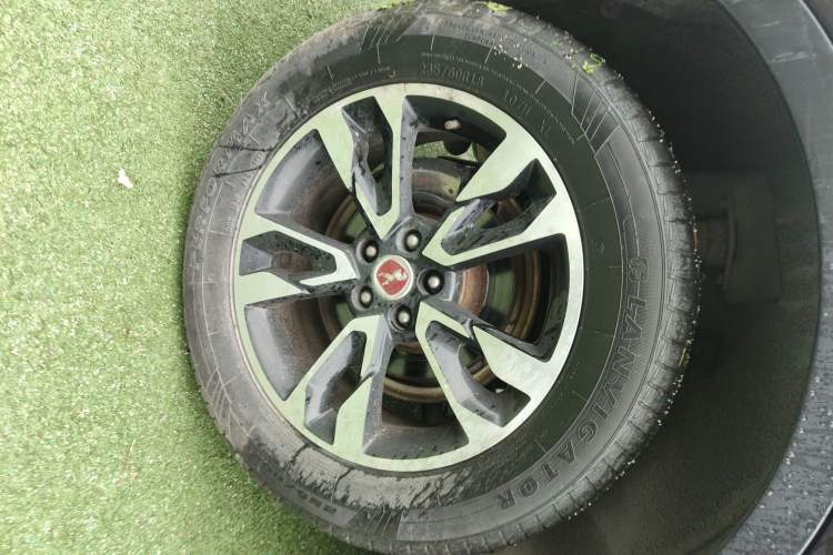 Used Hanteng X7 2016 2.0T Manual Luxury Version Right Rear Wheel Hub
