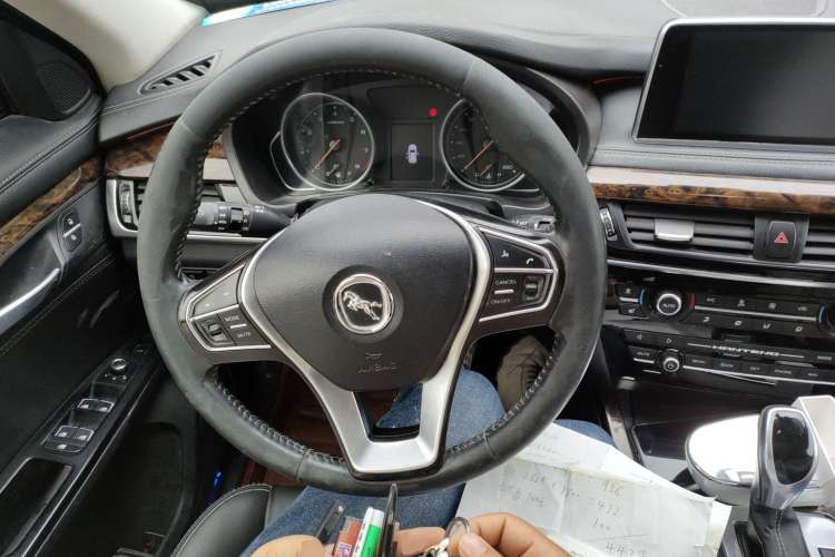 Used Hanteng X7 2016 2.0T DCT Luxury Edition Steering Wheel