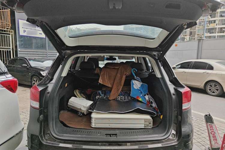 Used Hanteng X7 2016 1.5T Manual Luxury Edition Trunk