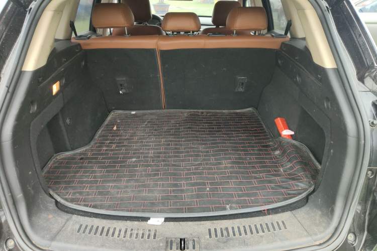 Used Hanteng X7 2016 2.0T Manual Luxury Version Trunk