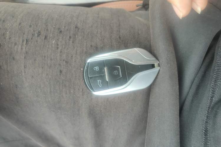 Used Hanteng X7 2016 1.5T Manual Luxury Version Vehicle Key