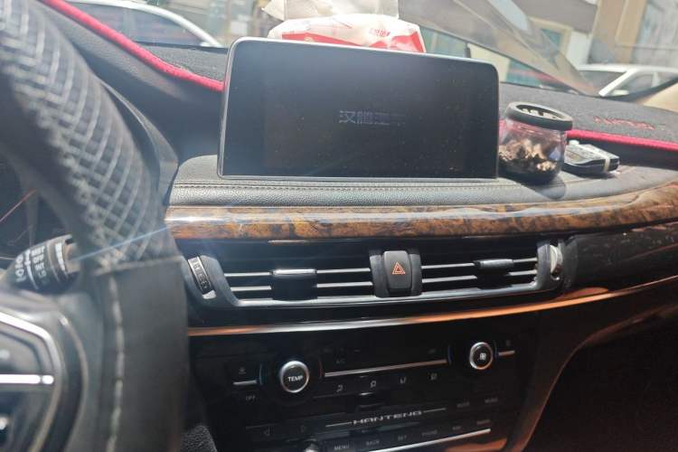 Used Hanteng X7 2016 2.0T DCT Luxury Version Audio And AC Panel