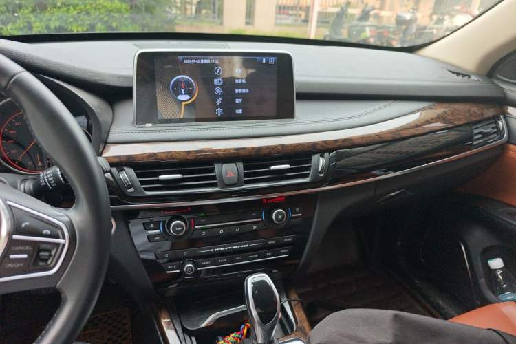 Used Hanteng X7 2016 2.0T DCT Luxury Version Audio And AC Panel