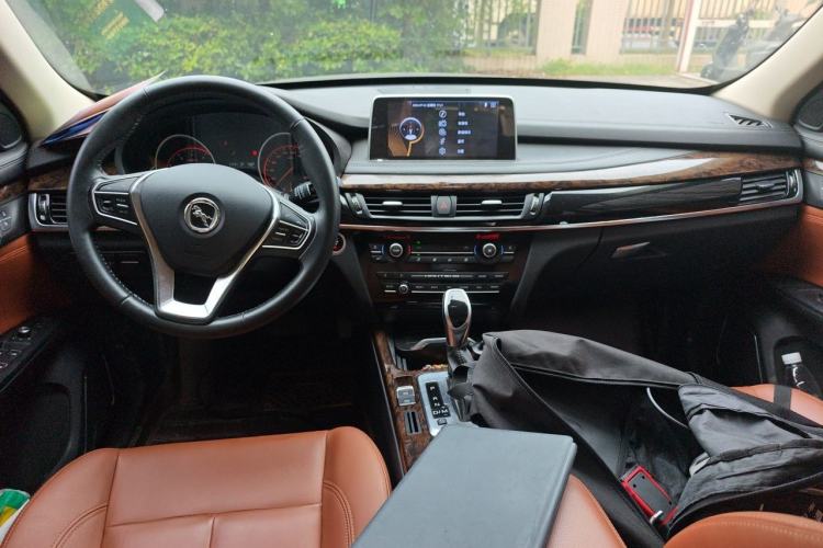 Used Hanteng X7 2016 2.0T DCT Luxury Version Center Console