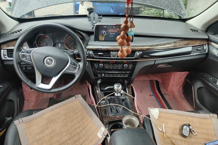 Used Hanteng X7 2016 1.5T Manual Luxury Edition Center Console