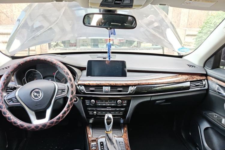Used Hanteng X7 2016 2.0T DCT Luxury Edition Center Console