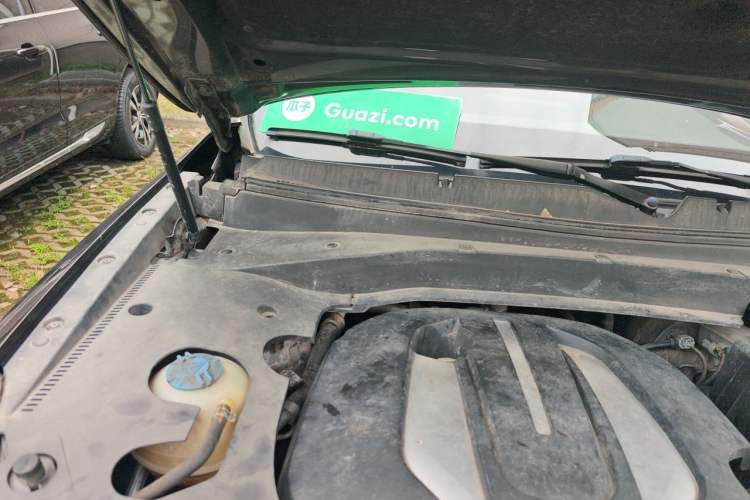 Used Hanteng X7 2016 2.0T DCT Luxury Version Engine Bay Right