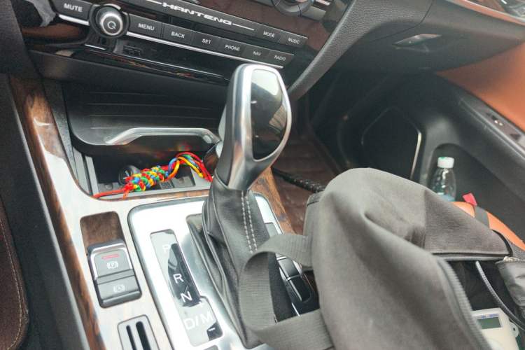 Used Hanteng X7 2016 2.0T DCT Luxury Version Gear Lever
