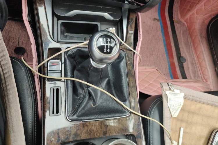 Used Hanteng X7 2016 1.5T Manual Luxury Edition Gear Lever