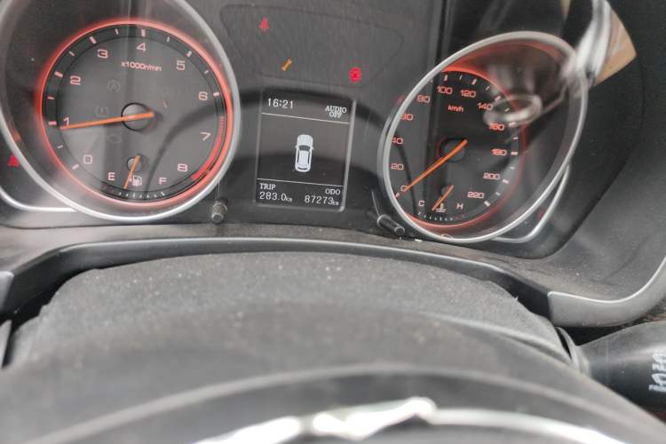 Used Hanteng X7 2016 1.5T Manual Luxury Edition Odometer Close Up