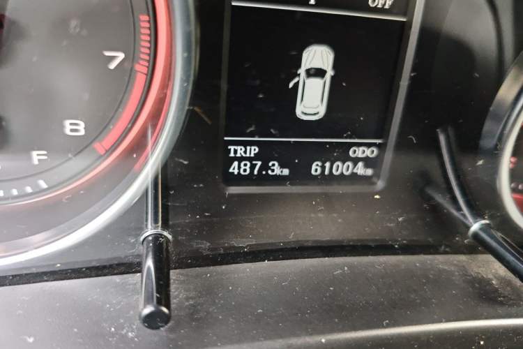 Used Hanteng X7 2016 2.0T DCT Luxury Edition Odometer Close Up