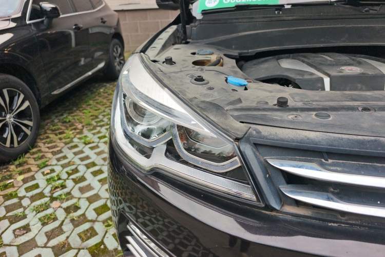 Used Hanteng X7 2016 2.0T DCT Luxury Version Right Front Headlight