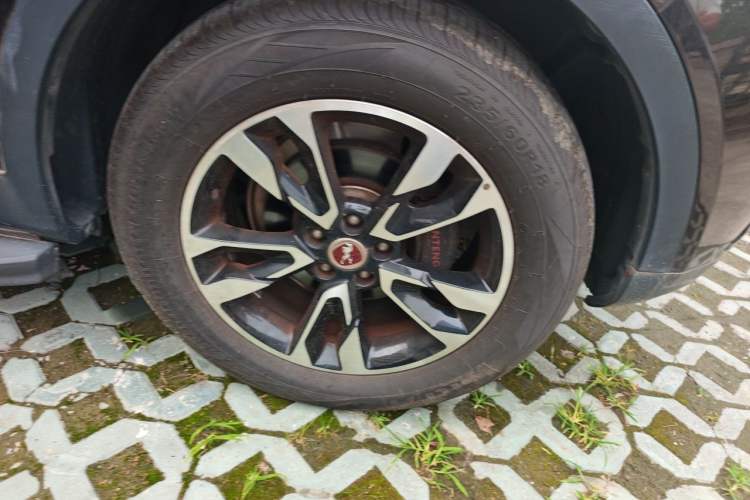 Used Hanteng X7 2016 2.0T DCT Luxury Version Right Front Wheel Hub