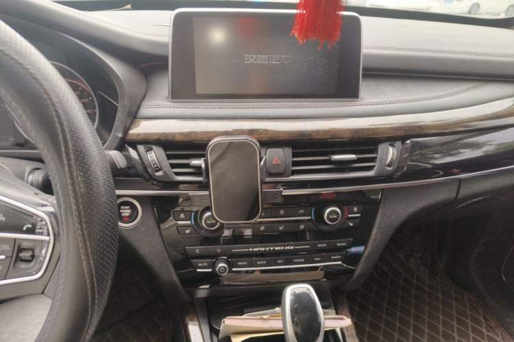 Used Hanteng X7 2016 2.0T DCT Luxury Edition Audio And AC Panel