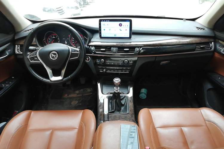 Used Hanteng X7 2016 1.5T Manual Comfort Model Center Console