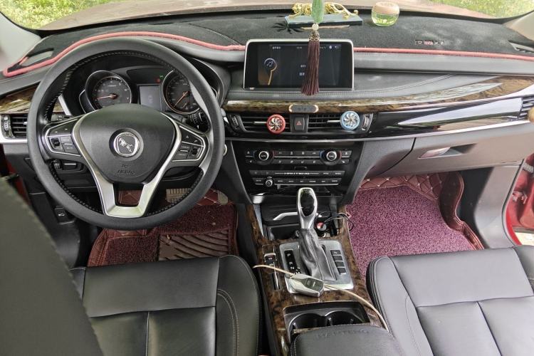 Used Hanteng X7 2016 2.0T DCT Luxury Edition Center Console