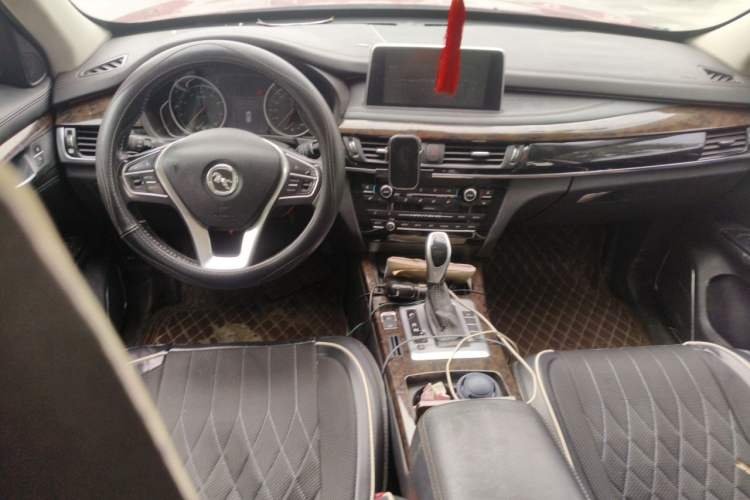 Used Hanteng X7 2016 2.0T DCT Luxury Edition Center Console