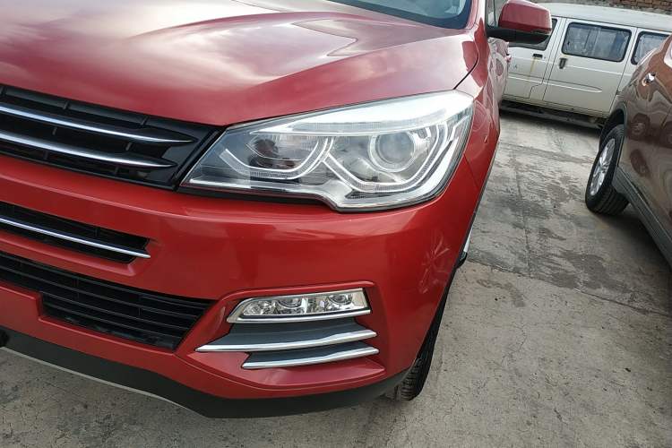 Used Hanteng X7 2016 1.5T Manual Luxury Edition Left Front Headlight