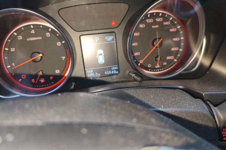 Used Hanteng X7 2016 2.0T DCT Yu Ma Edition Odometer Close Up