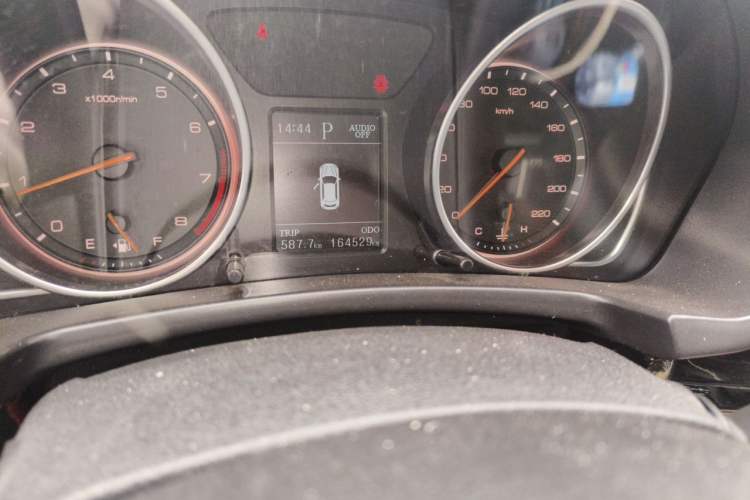 Used Hanteng X7 2016 2.0T DCT Luxury Edition Odometer Close Up