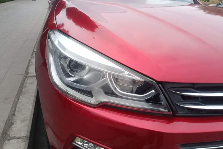 Used Hanteng X7 2016 1.5T Manual Luxury Edition Right Front Headlight
