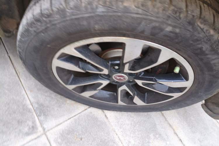 Used Hanteng X7 2016 2.0T DCT Yu Ma Edition Right Front Wheel Hub