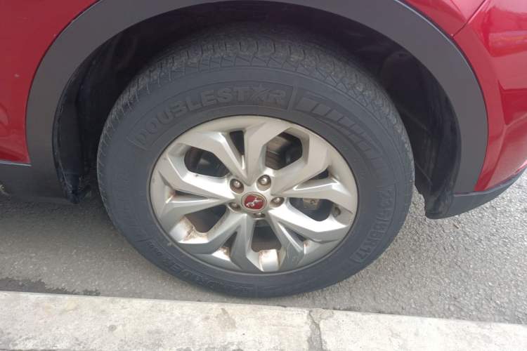 Used Hanteng X7 2016 1.5T Manual Luxury Edition Right Front Wheel Hub