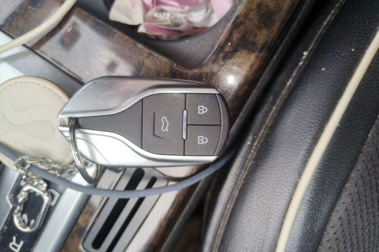 Used Hanteng X7 2016 2.0T DCT Luxury Edition Vehicle Key