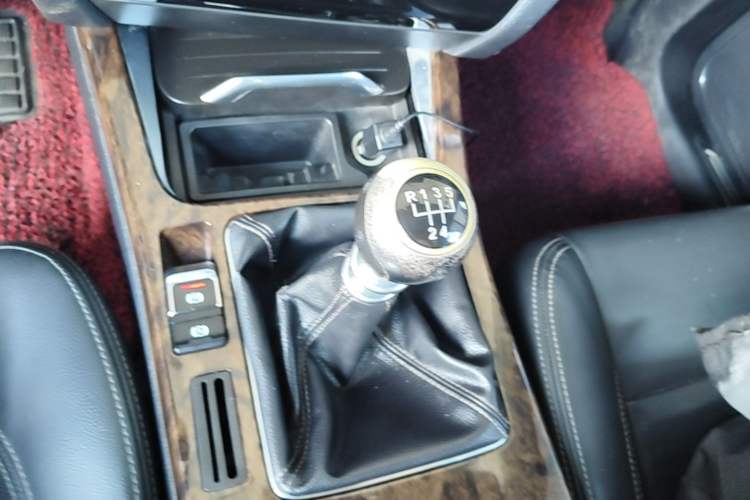 Used Hanteng X7 2016 1.5T Manual Luxury Edition Gear Lever
