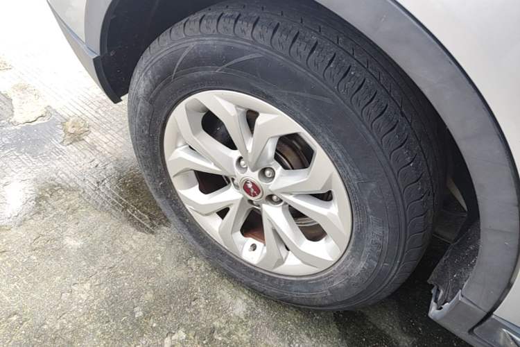 Used Hanteng X7 2016 1.5T Manual Luxury Edition Right Rear Wheel Hub