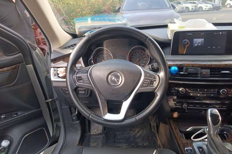 Used Hanteng X7 2016 2.0T DCT Luxury Edition Steering Wheel