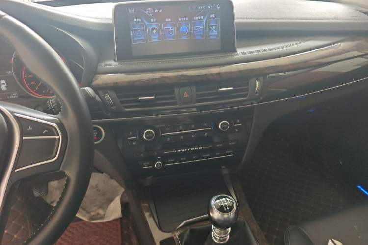 Used Hanteng X7 2016 1.5T Manual Luxury Edition Audio And AC Panel