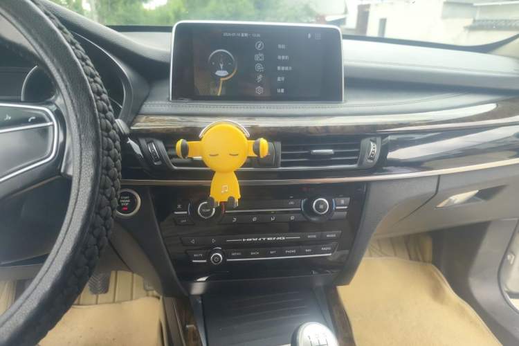 Used Hanteng X7 2016 2.0T Manual Luxury Version Audio And AC Panel