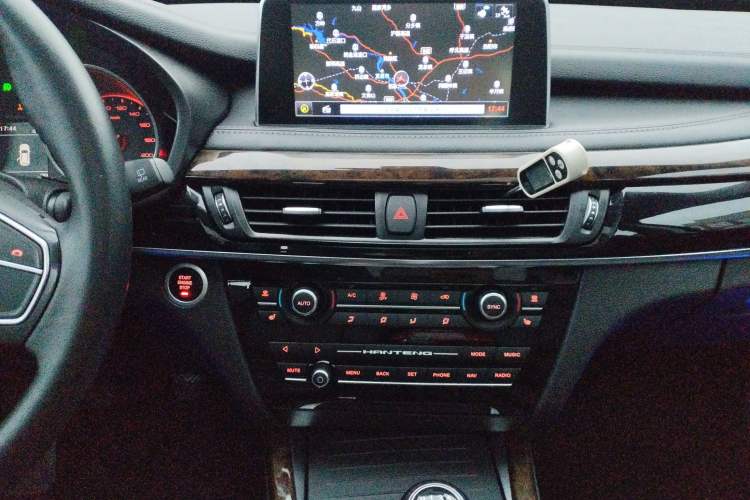 Used Hanteng X7 2016 1.5T Manual Luxury Edition Audio And AC Panel