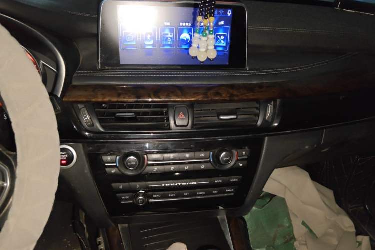 Used Hanteng X7 2016 1.5T Manual Luxury Edition Audio And AC Panel