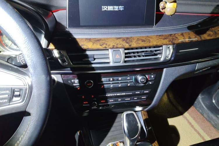 Used Hanteng X7 2016 2.0T DCT Luxury Edition Audio And AC Panel