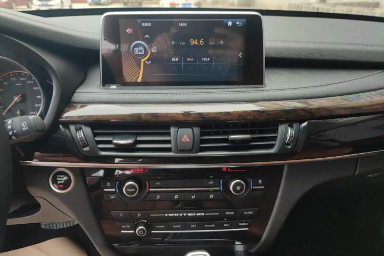 Used Hanteng X7 2016 2.0T DCT Luxury Version Audio And AC Panel