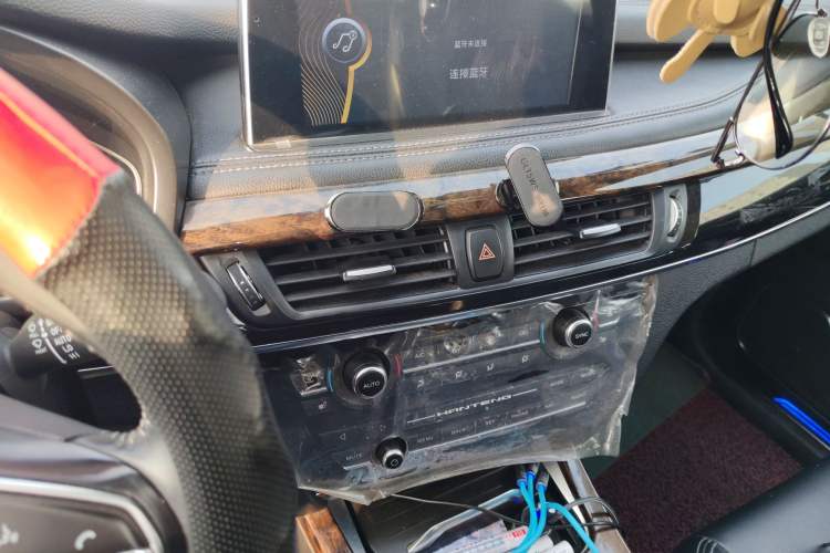 Used Hanteng X7 2016 1.5T Manual Luxury Edition Audio And AC Panel