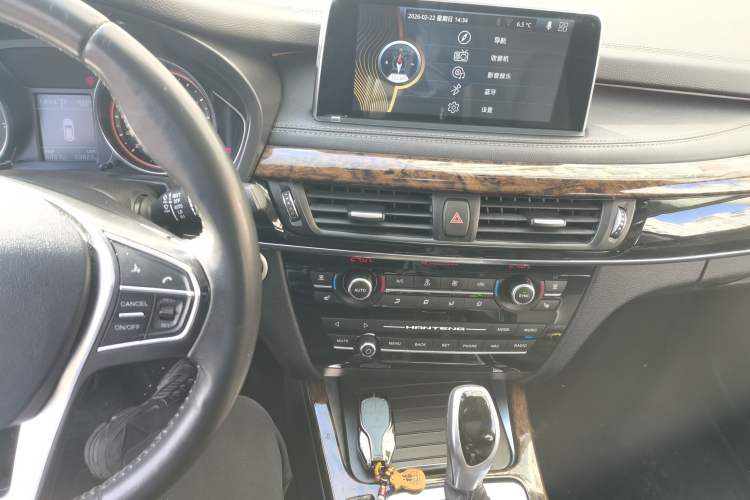 Used Hanteng X7 2016 2.0T DCT Luxury Edition Audio And AC Panel