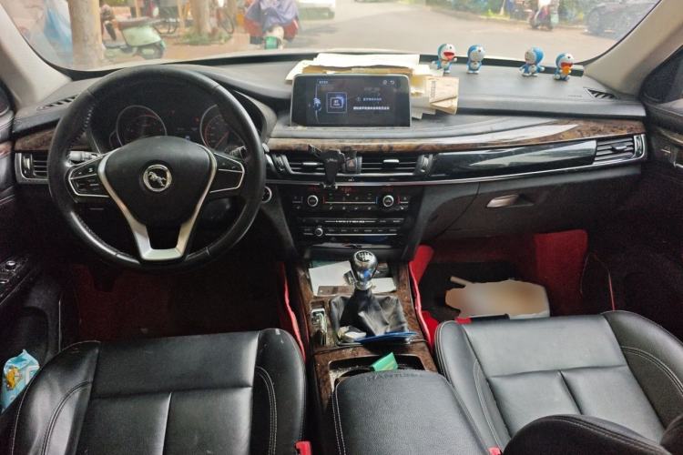 Used Hanteng X7 2016 1.5T Manual Luxury Edition Center Console