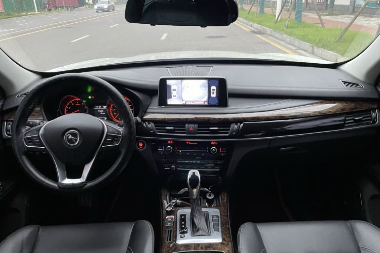 Used Hanteng X7 2016 2.0T DCT Luxury Edition Center Console
