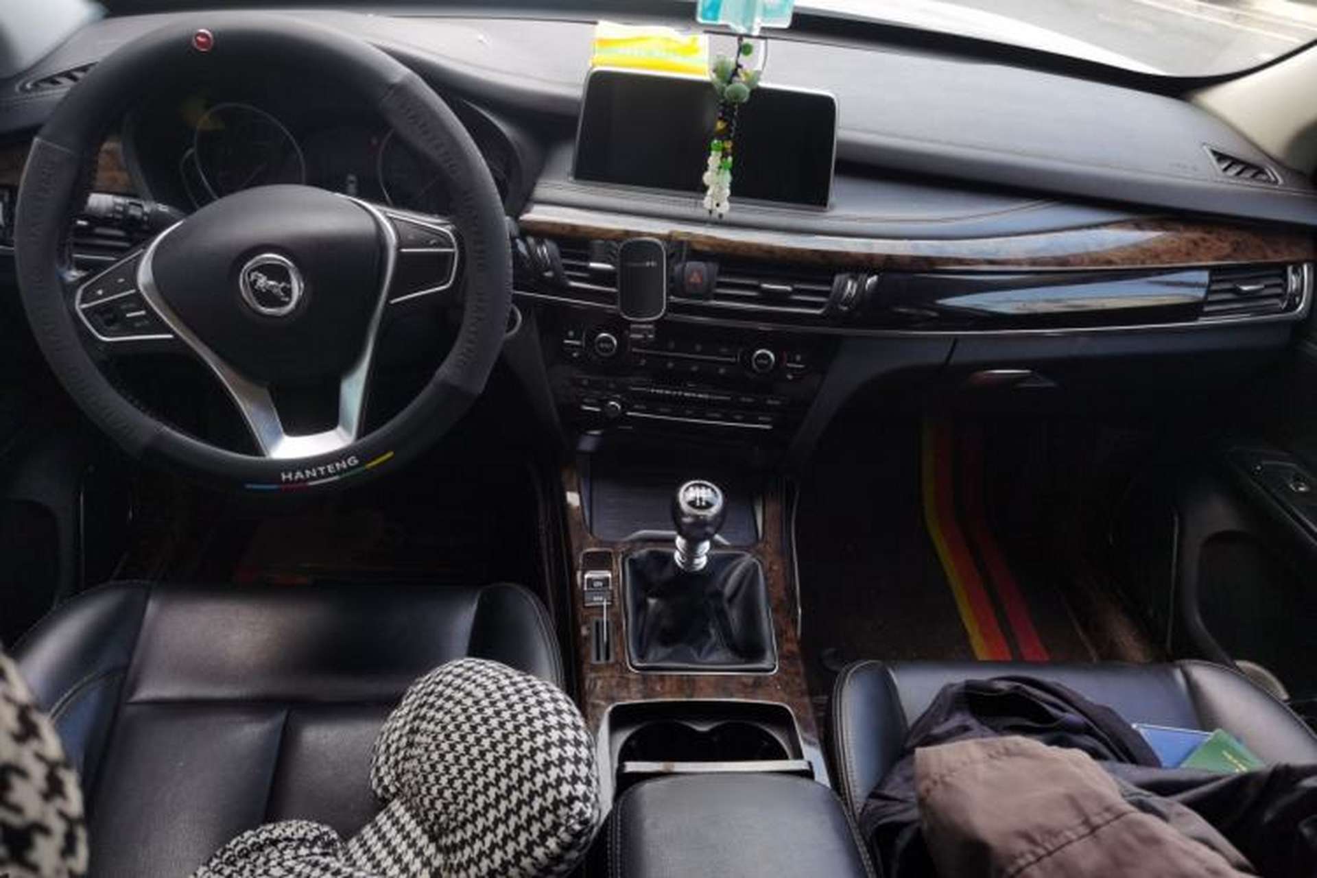 Used Hanteng X7 2016 1.5T Manual Luxury Edition Center Console