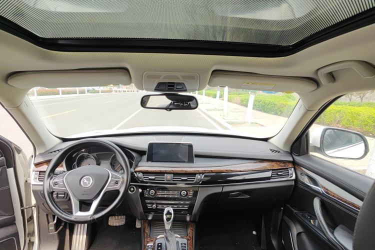 Used Hanteng X7 2016 2.0T DCT Luxury Edition Center Console