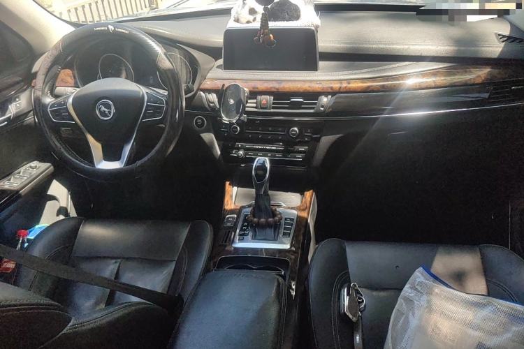 Used Hanteng X7 2016 2.0T DCT Luxury Edition Center Console