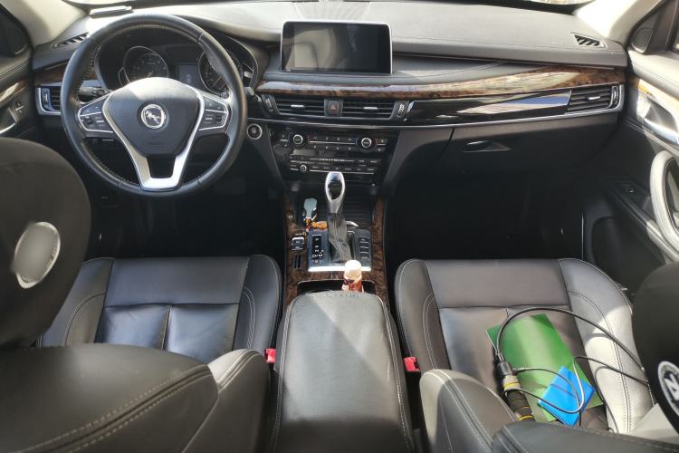 Used Hanteng X7 2016 2.0T DCT Luxury Edition Center Console