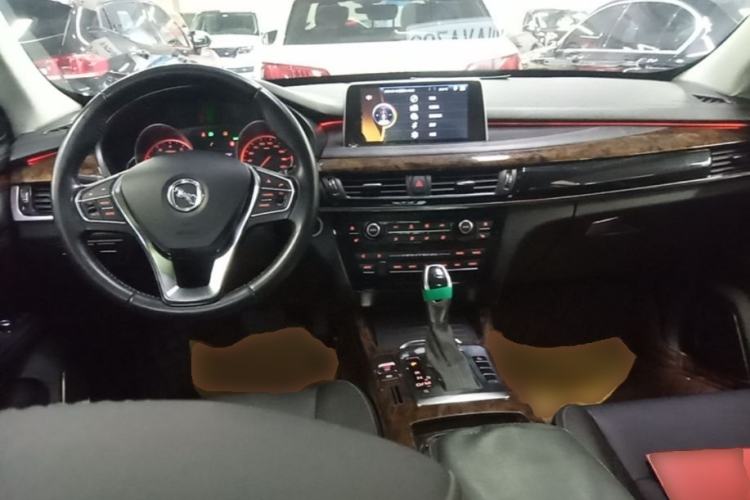 Used Hanteng X7 2016 2.0T DCT Luxury Edition Center Console