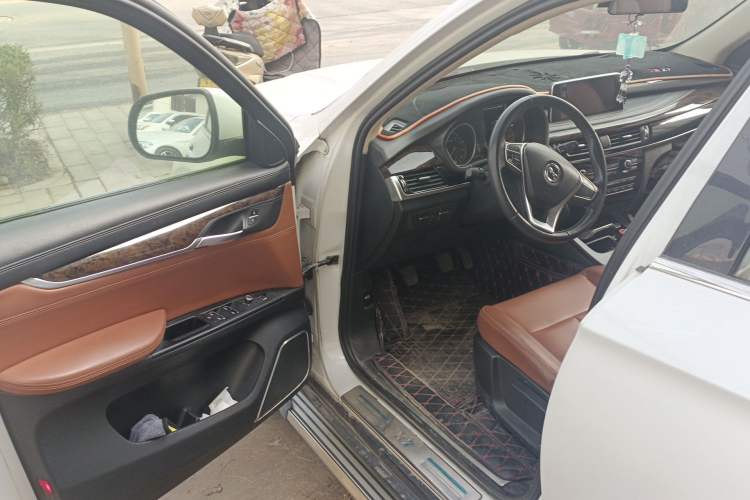 Used Hanteng X7 2016 1.5T Manual Luxury Version Driver Seat