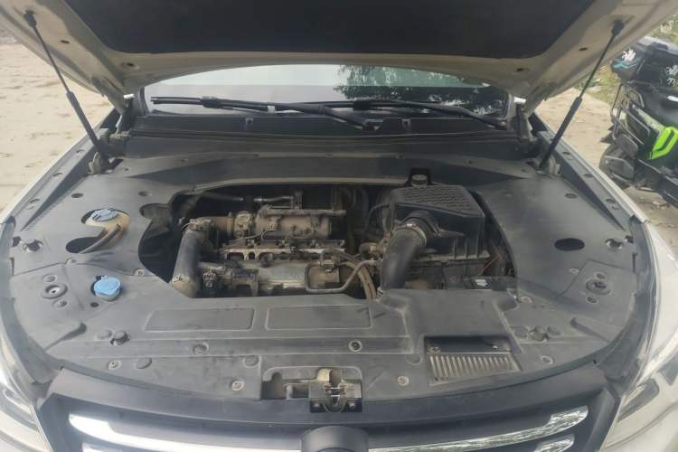 Used Hanteng X7 2016 2.0T Manual Luxury Version Engine Bay